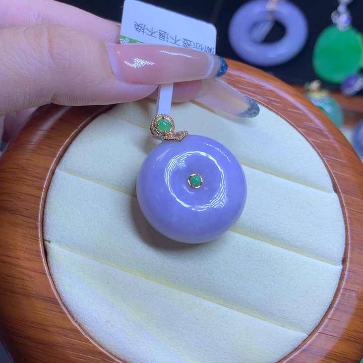 颈饰18K金镶嵌翡翠天然