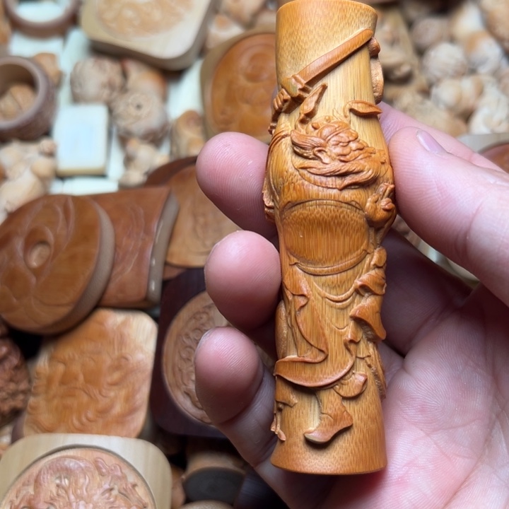 *****实心竹雕刻手把件