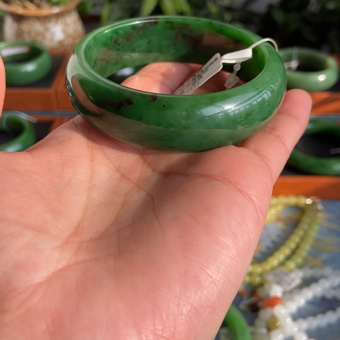 和田玉（碧玉）未镶嵌手镯俄碧红皮阳绿5657