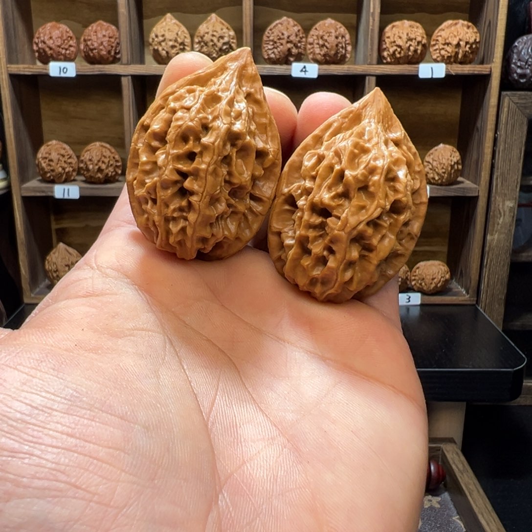 仰***空文玩核桃吊坠秦鸡