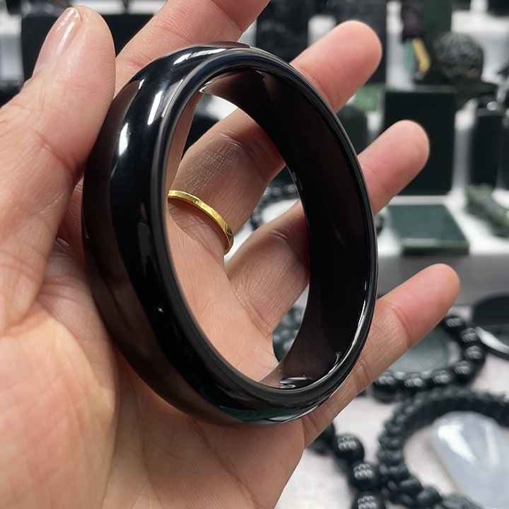 【闪购商品】未镶嵌手镯和田玉（青玉）易*一