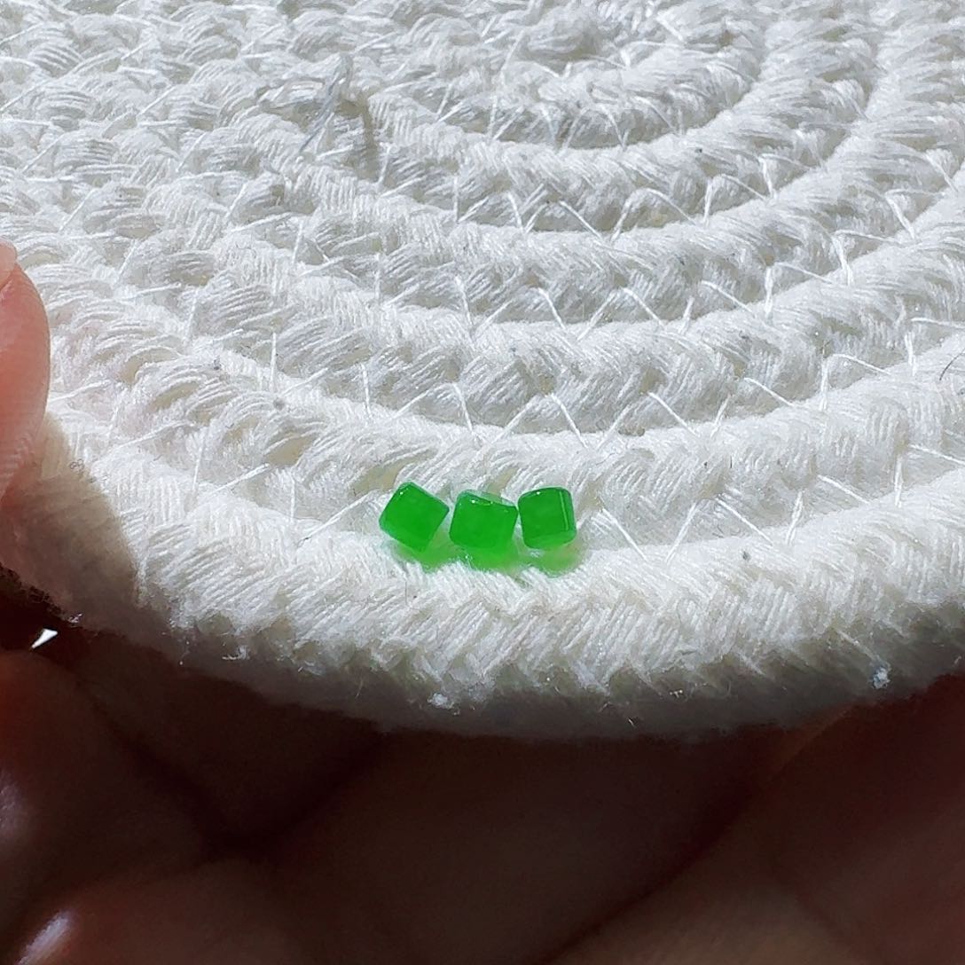 定制翡翠未镶嵌云**裸石买断打孔不退不换