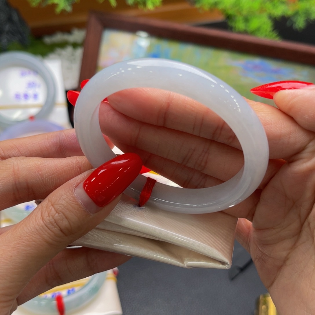 翡翠未镶嵌手镯（贵妃镯）缅甸