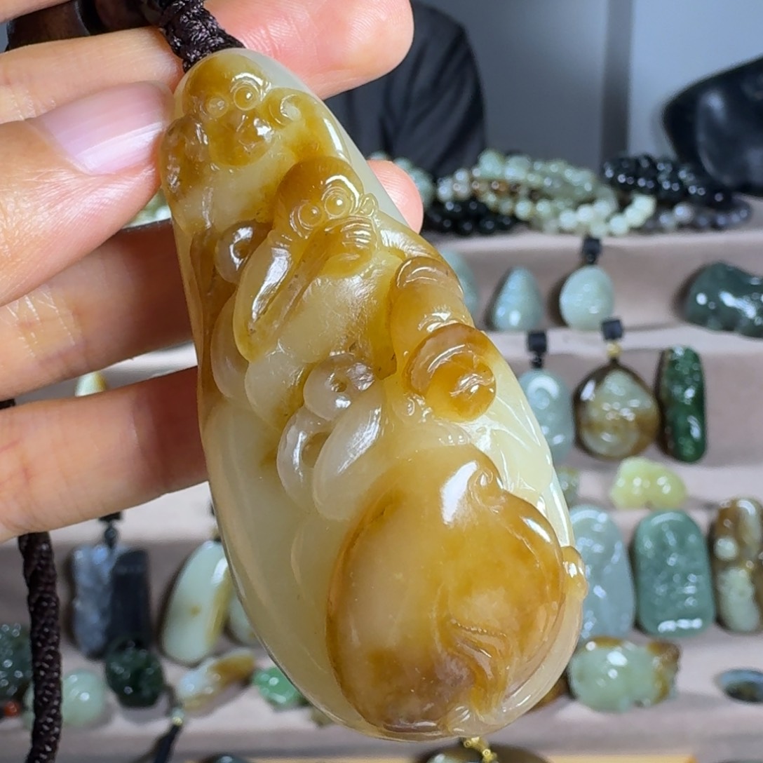 和田玉颈饰未镶嵌