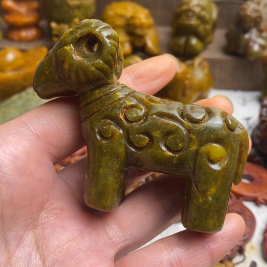 蛇纹石玉未镶嵌颈饰14