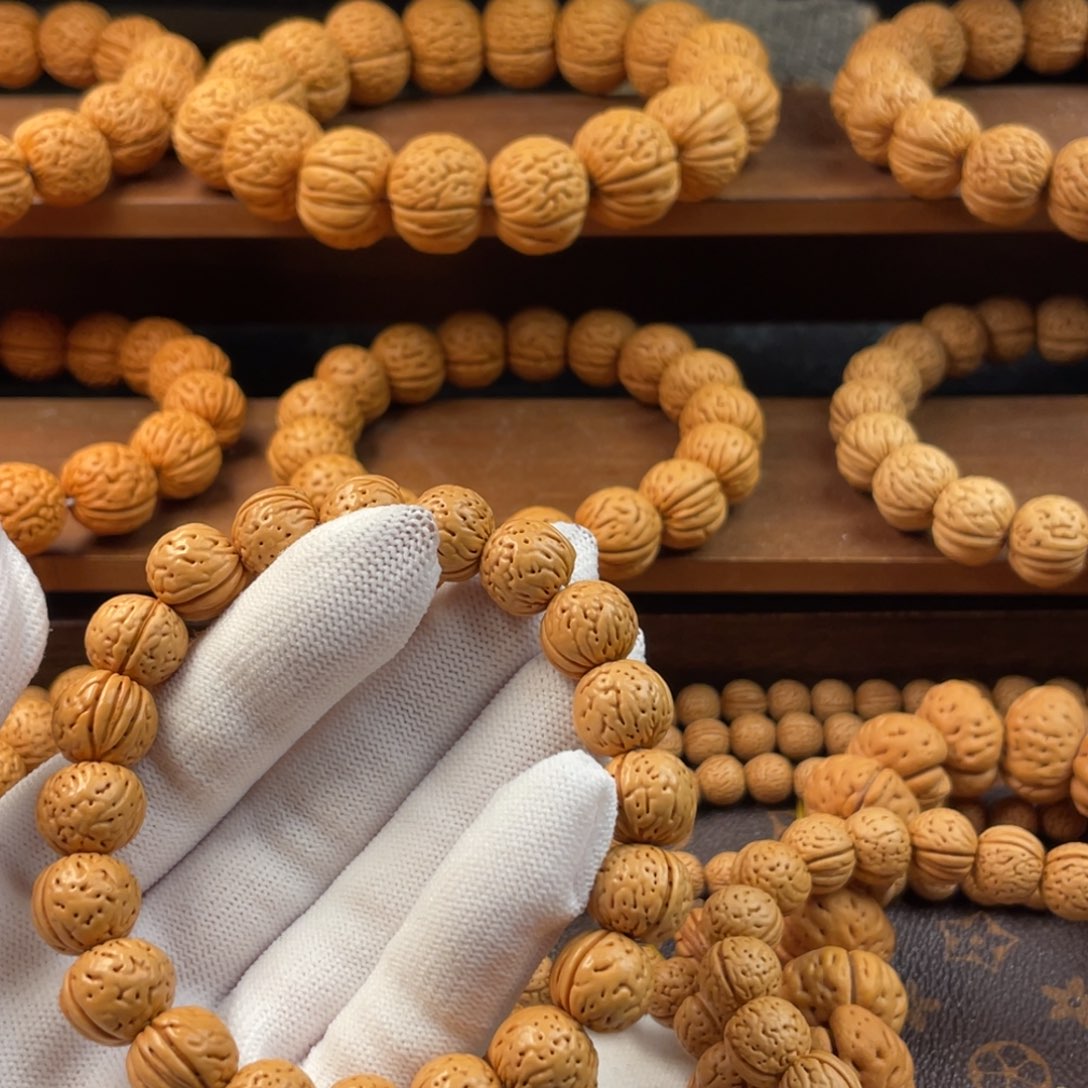 用***3桃核吊坠金丹精品