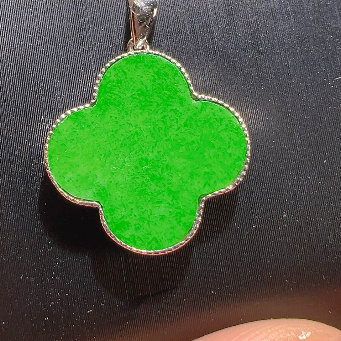 翡翠吊坠(赠链)18K金镶嵌020。 