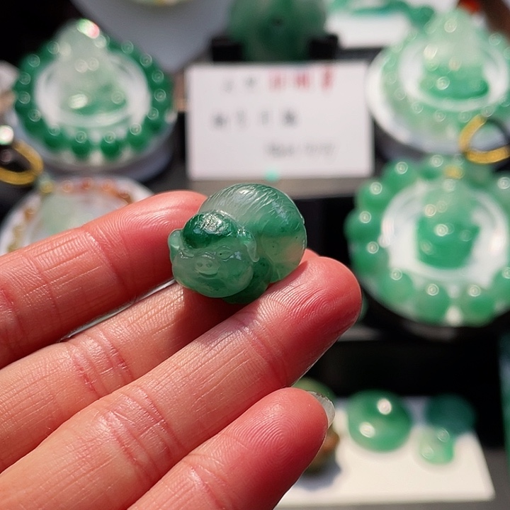 石英质玉吊坠未镶嵌