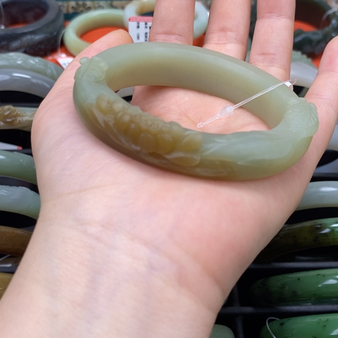 和田玉未镶嵌手镯55定制