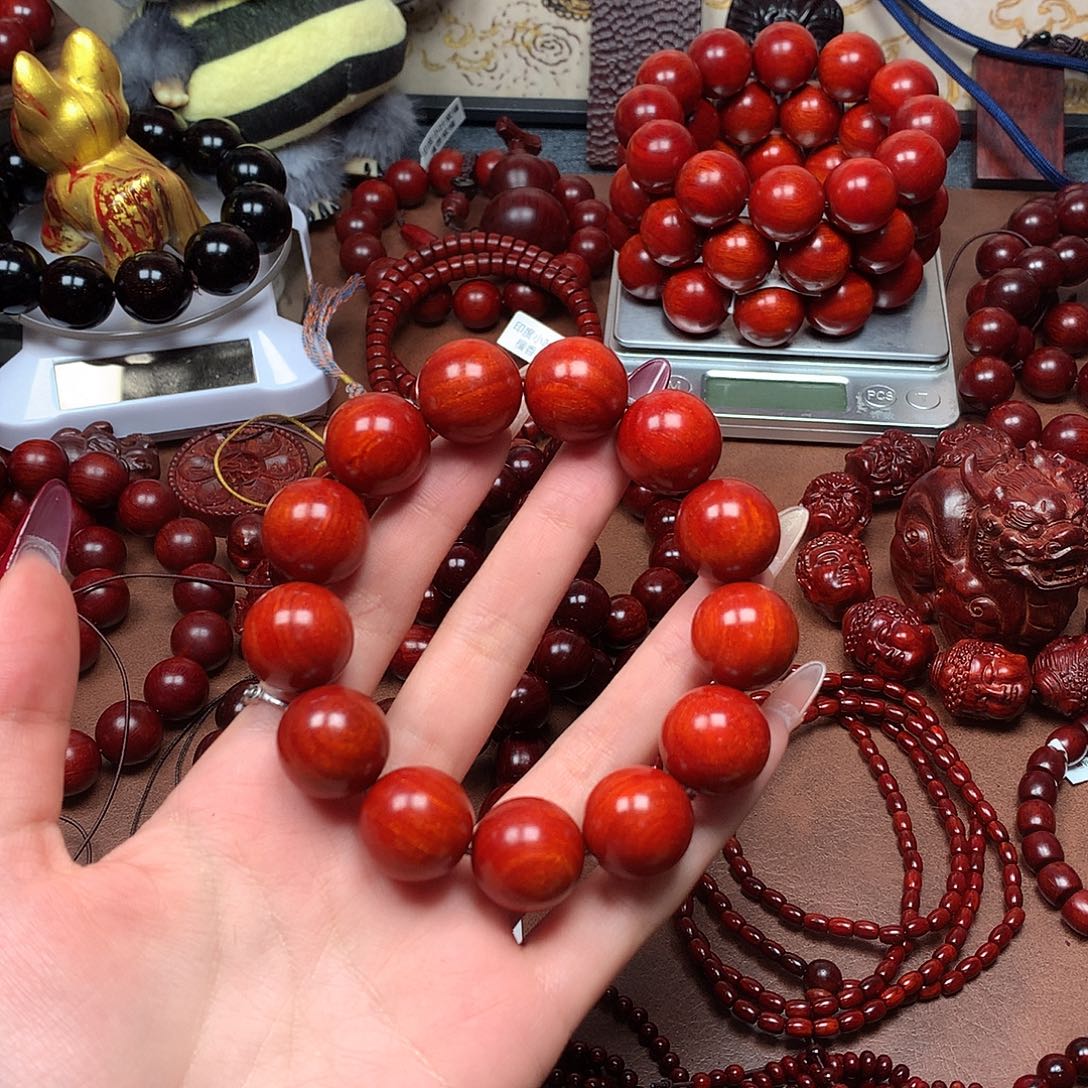 宇***辰檀香紫檀（小叶紫檀）1.8泥料