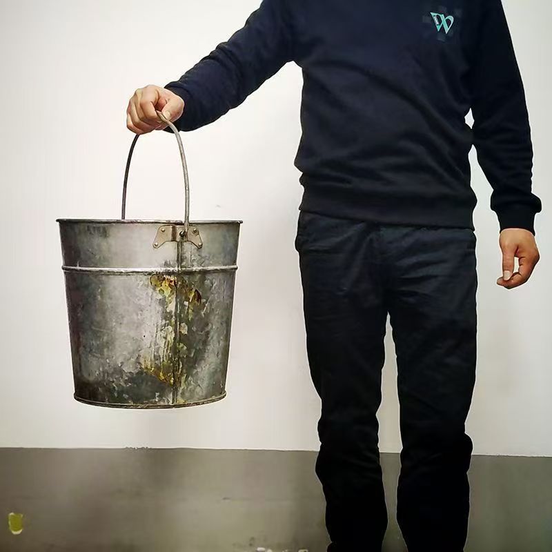 七八十年代老物件家用铁水桶20升铁皮桶储水铁桶提油桶圆形担水桶