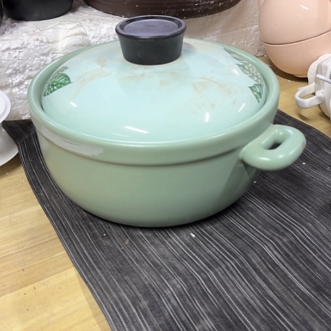 微瑕，明火，口径20厘米，高度8绿色带盖子