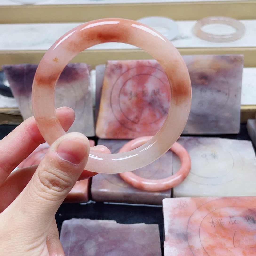 石英质玉手镯未镶嵌霞*