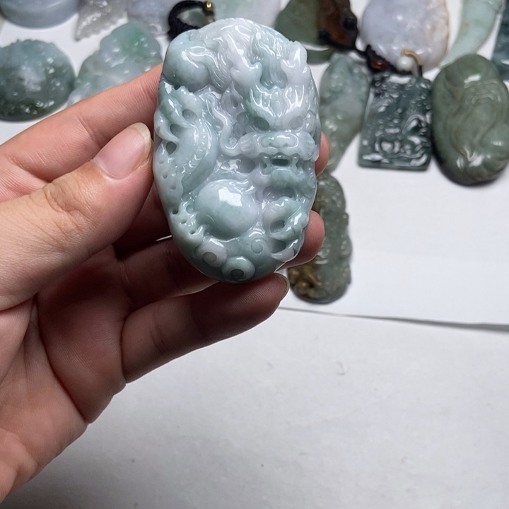 翡翠未镶嵌颈饰龙牌29