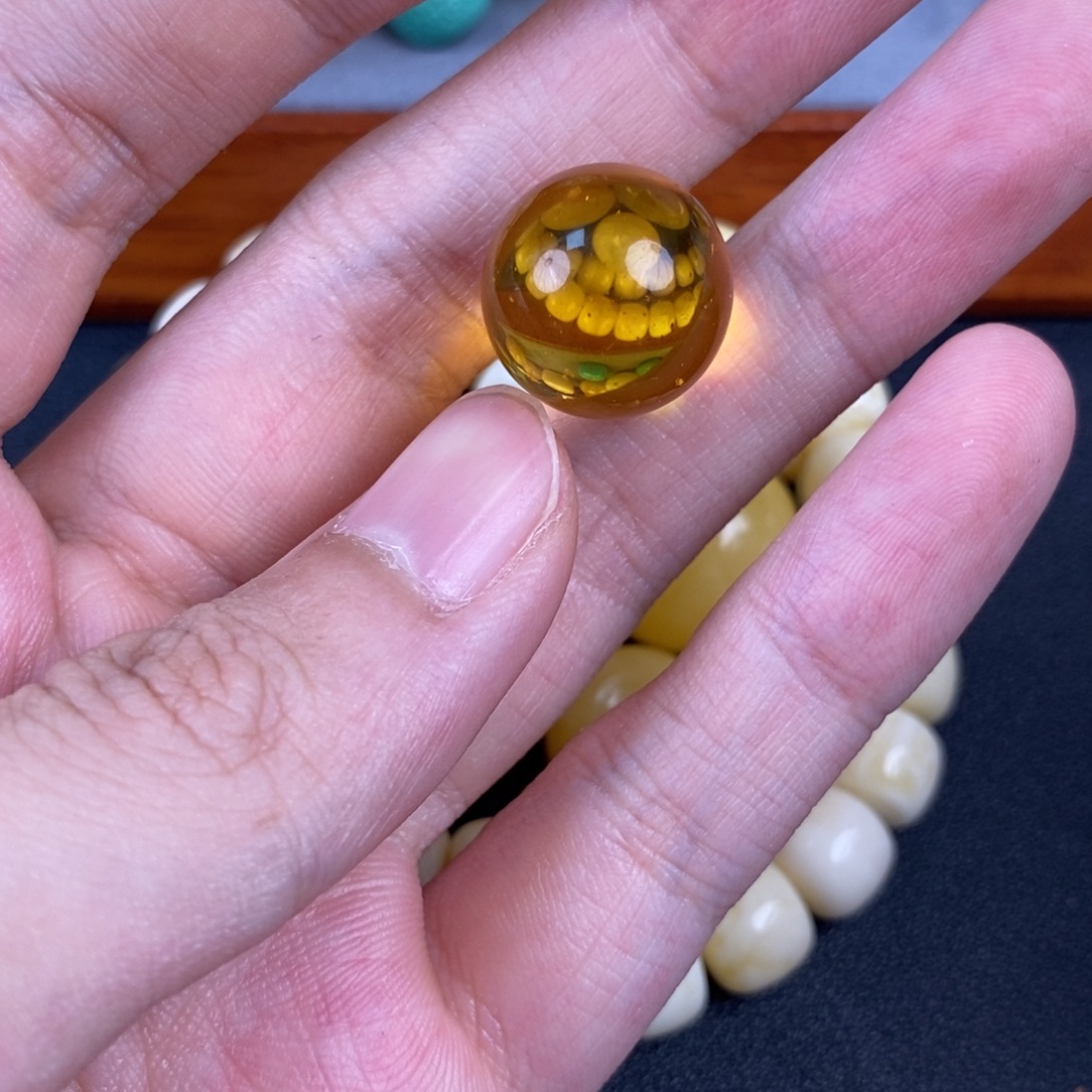 琥珀未镶嵌珠宝奇石23