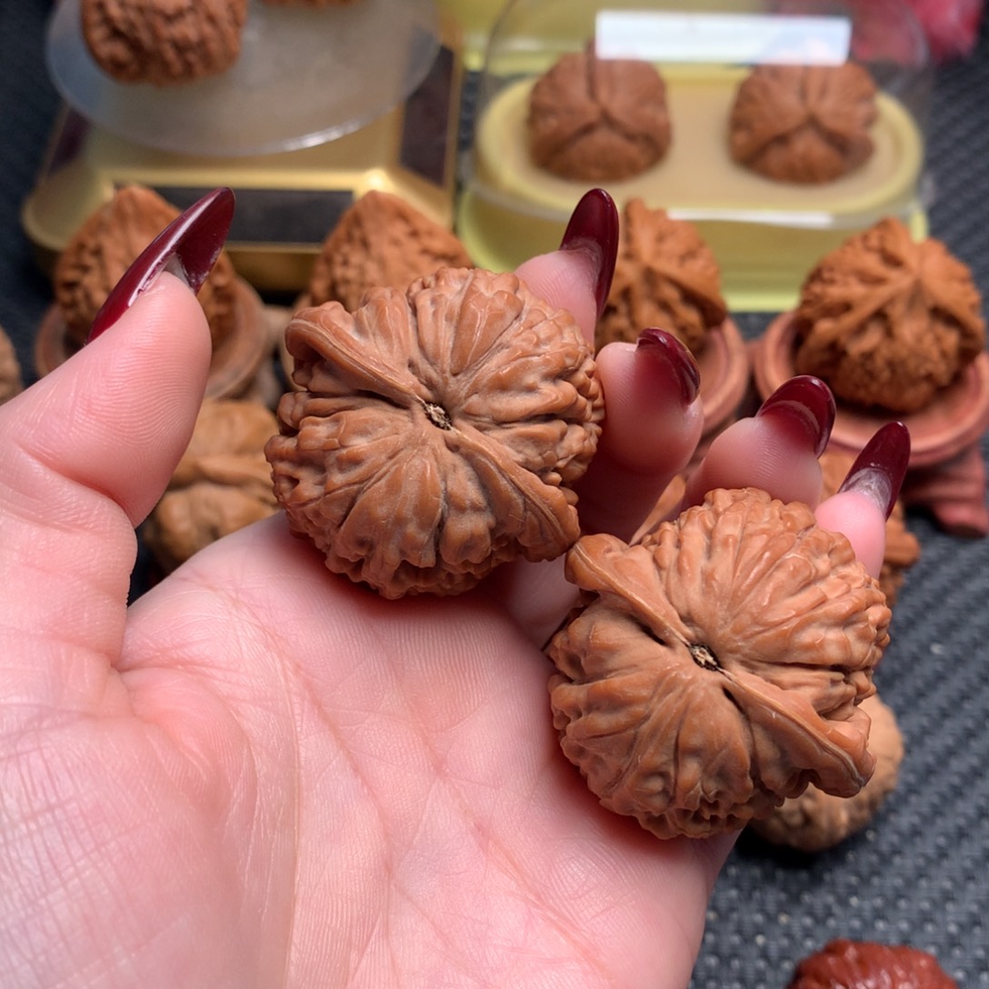 金***神文玩核桃把件40莲花