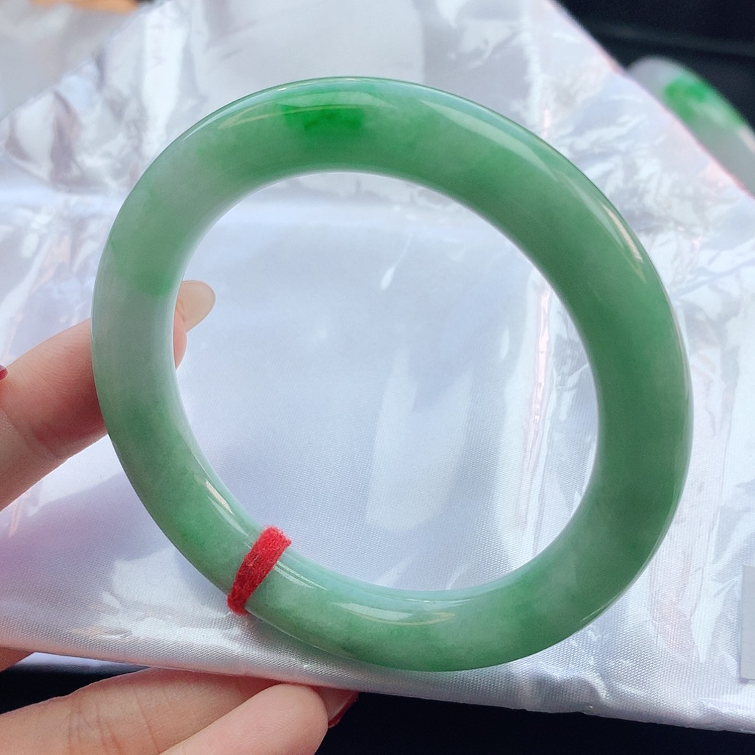 翡翠手镯未镶嵌56圆条882255