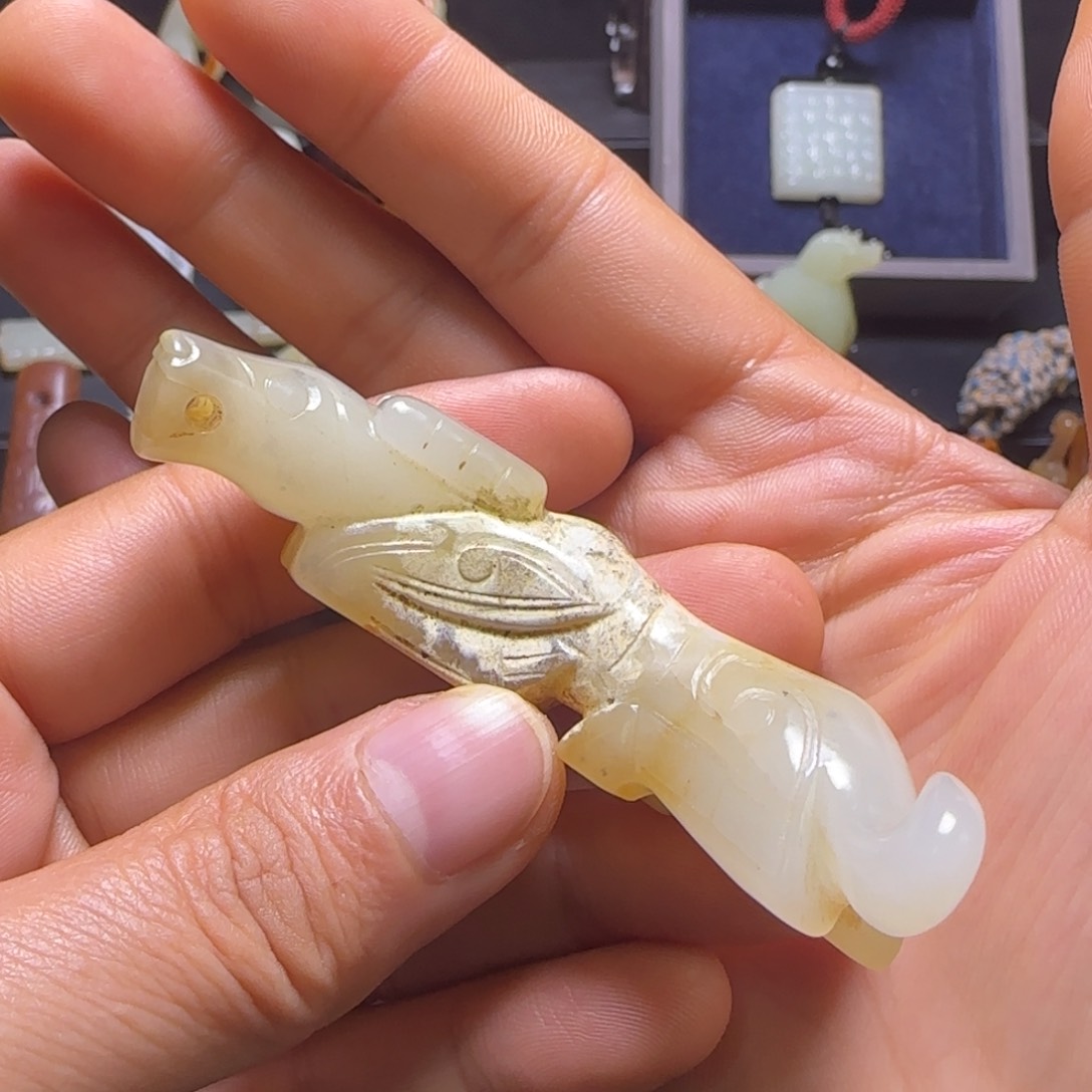 和田玉颈饰未镶嵌