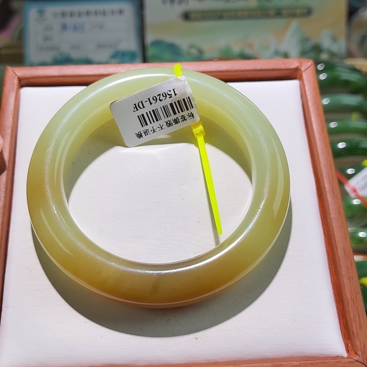 和田玉未镶嵌手镯黄口带糖53.7