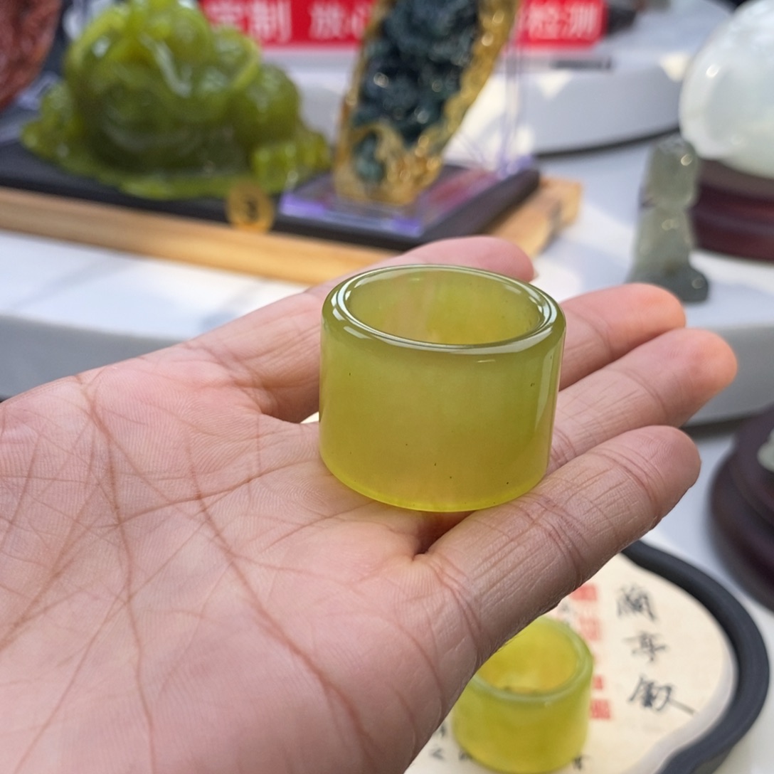 朱***电岫玉未镶嵌四大名玉扳指23.3直径