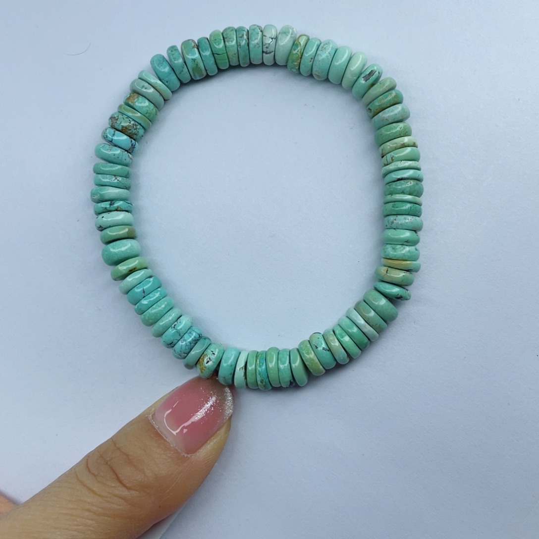 绿松石颈饰未镶嵌