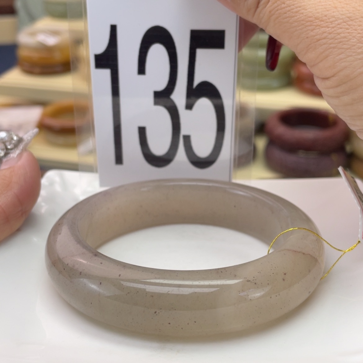 【闪购商品】石英质玉手镯未镶嵌