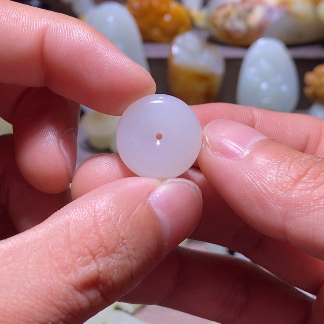 和田玉未镶嵌车挂