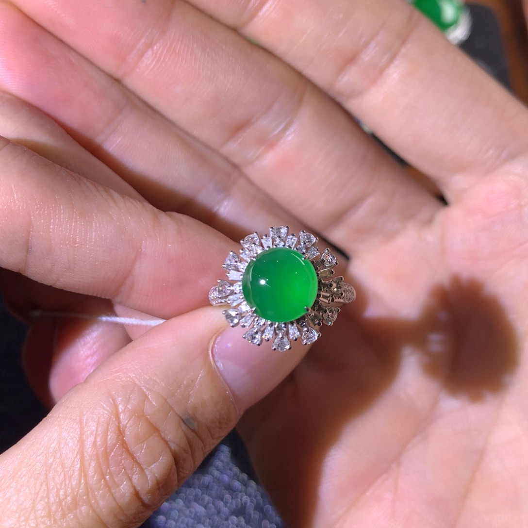 翡翠18K金镶嵌戒指翡翠