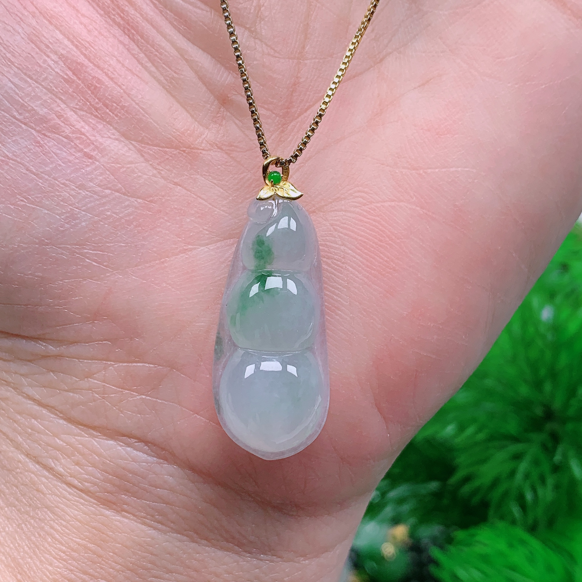 缅甸天然翡翠A货 18k金镶冰润飘花福豆吊坠01尺寸28.5x12.8x5.9
