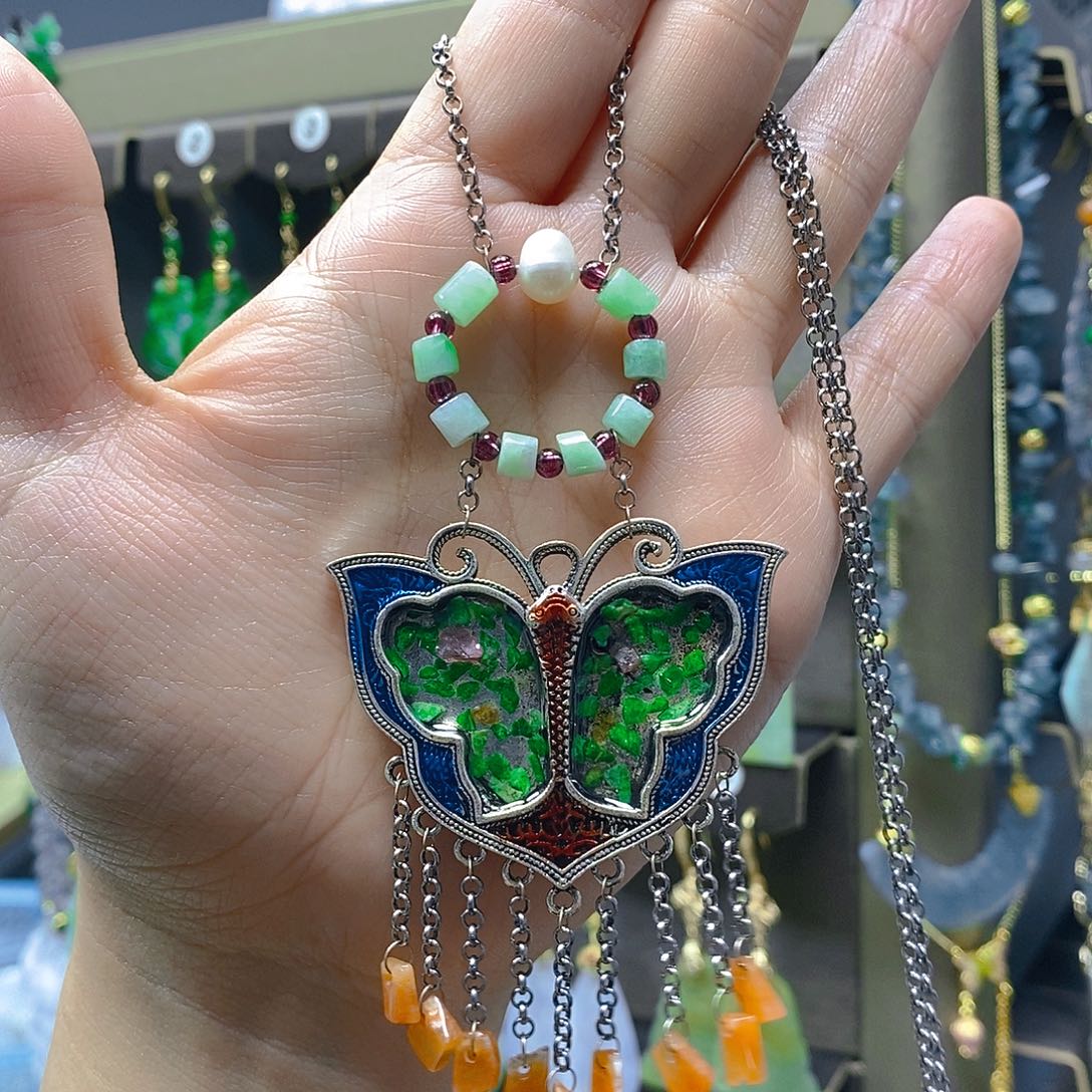 未镶嵌翡翠耳饰翡翠