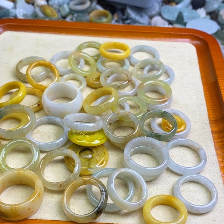 吞***0翡翠未镶嵌颈饰天然翡翠067