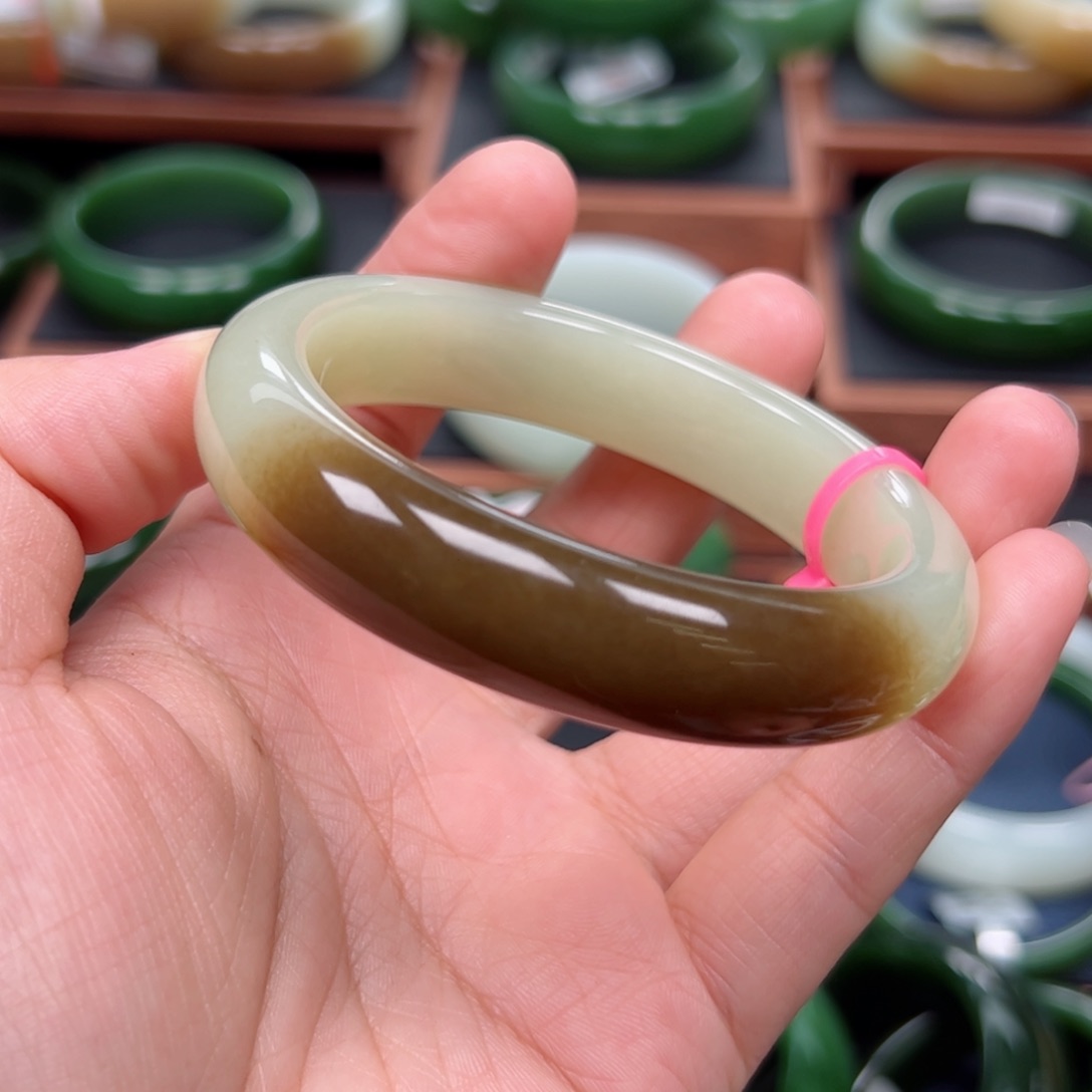 未镶嵌手镯和田玉（糖玉）