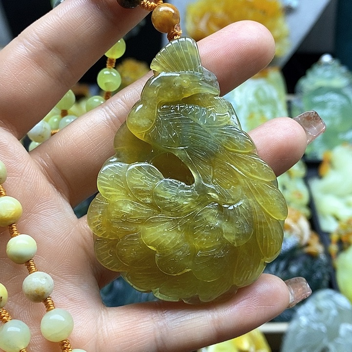 蛇纹石玉挂件未镶嵌