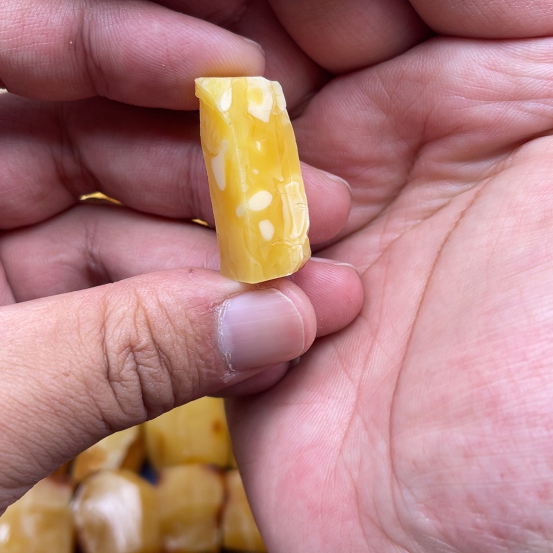 孤***忆蜜蜡未镶嵌裸石原石