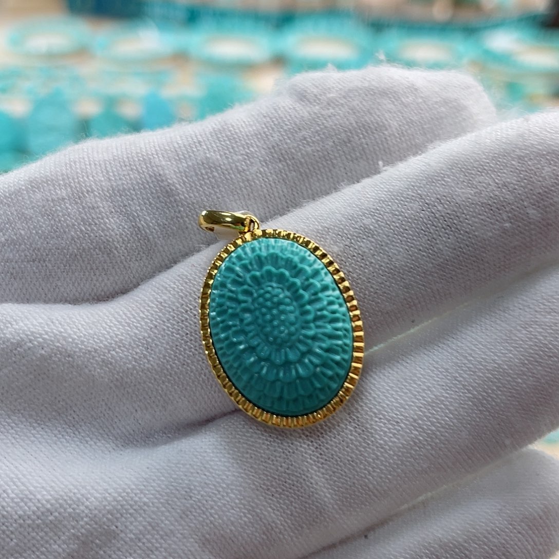 绿松石珠宝奇石18K金镶嵌