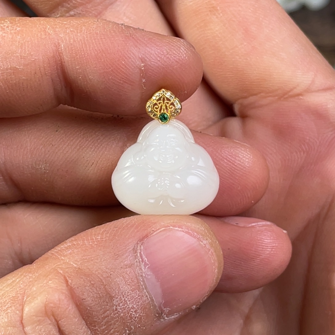 和田玉18K金镶嵌颈饰