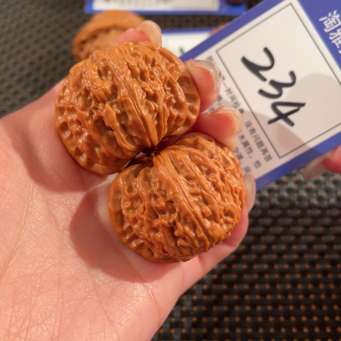 文玩核桃把件234号39尺白狮子