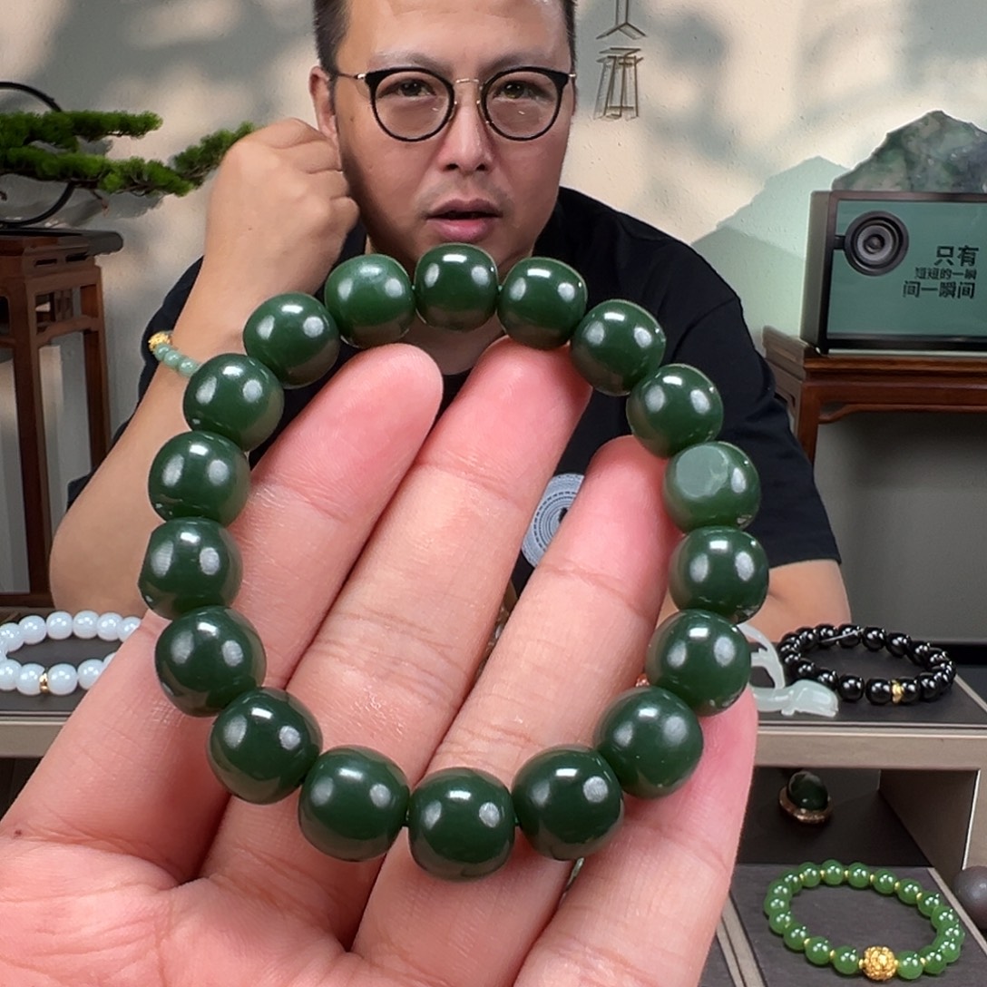 牛***y和田玉未镶嵌手链