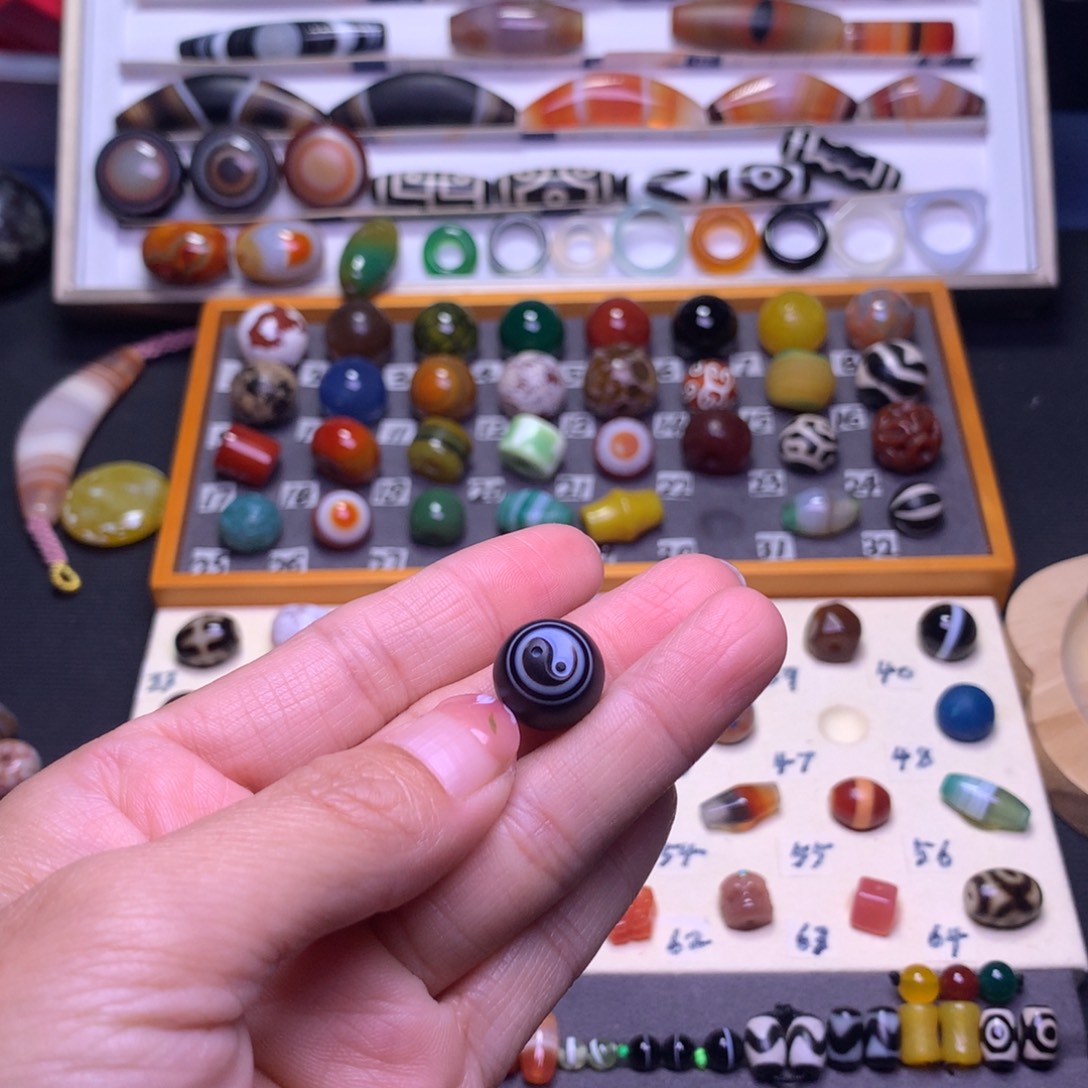 幸***富玛瑙/玉髓未镶嵌颈饰