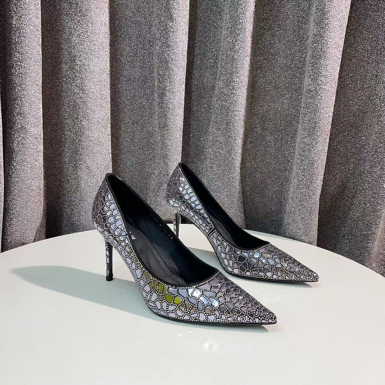 C1073 黑色  高端时尚细高跟尖头里外全皮浅口女单鞋 