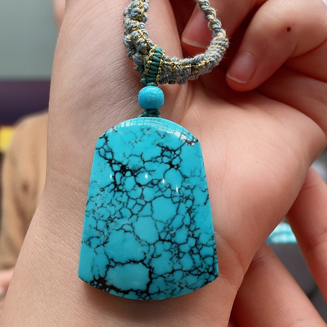 绿松石颈饰未镶嵌