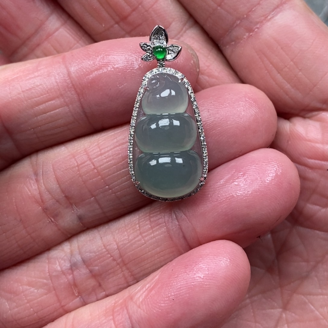 翡翠颈饰18K金镶嵌豆子