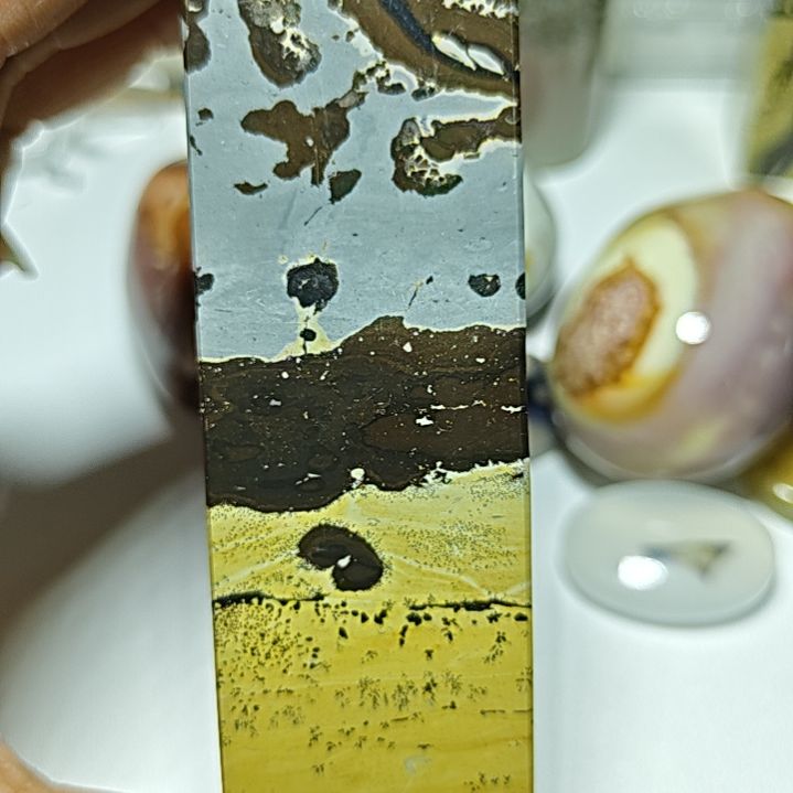 玛瑙/玉髓未镶嵌珠宝奇石