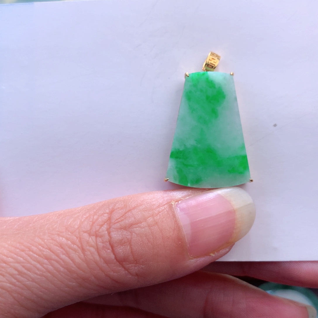 翡翠吊坠(不含链)18K金镶嵌