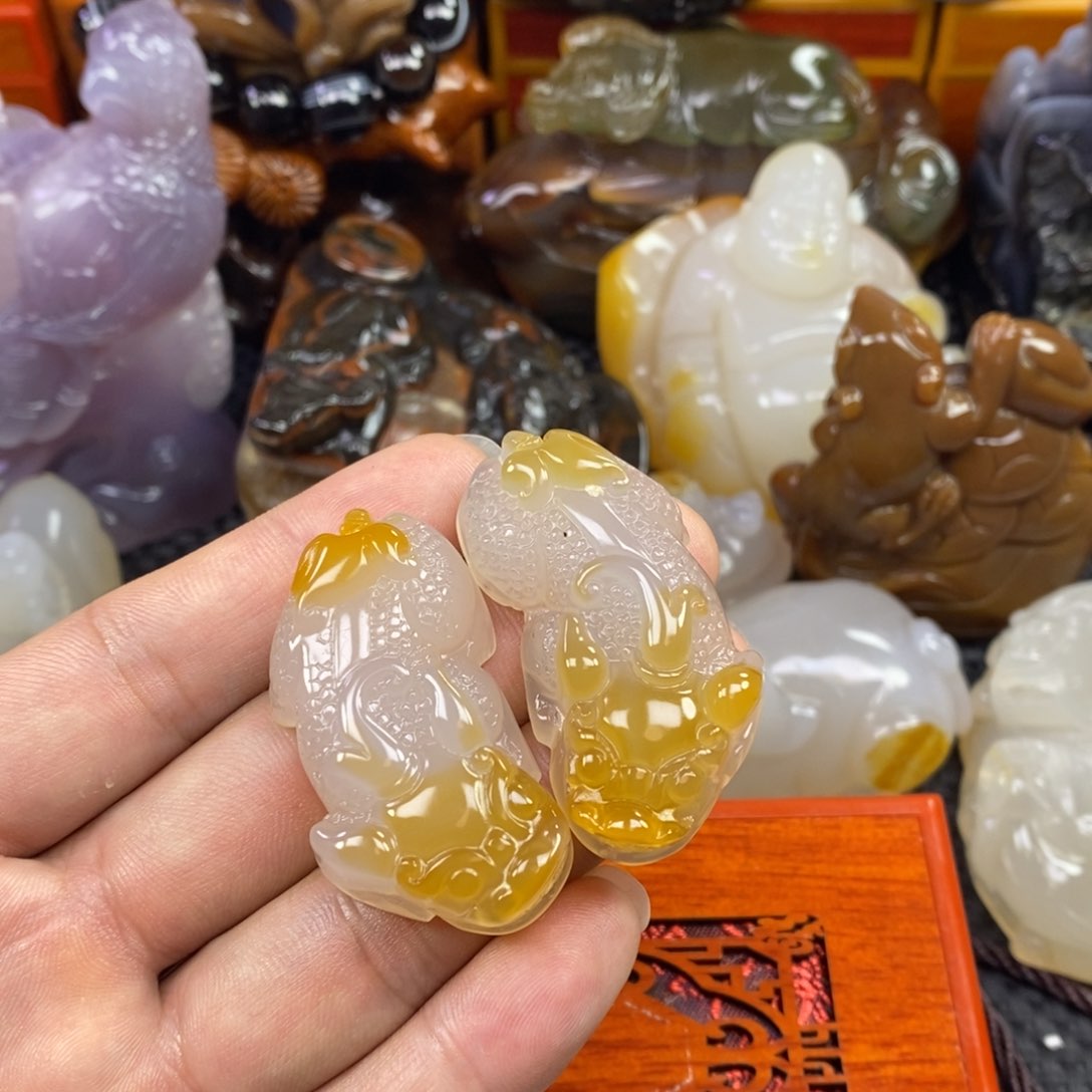 玛瑙/玉髓手把件未镶嵌用****2