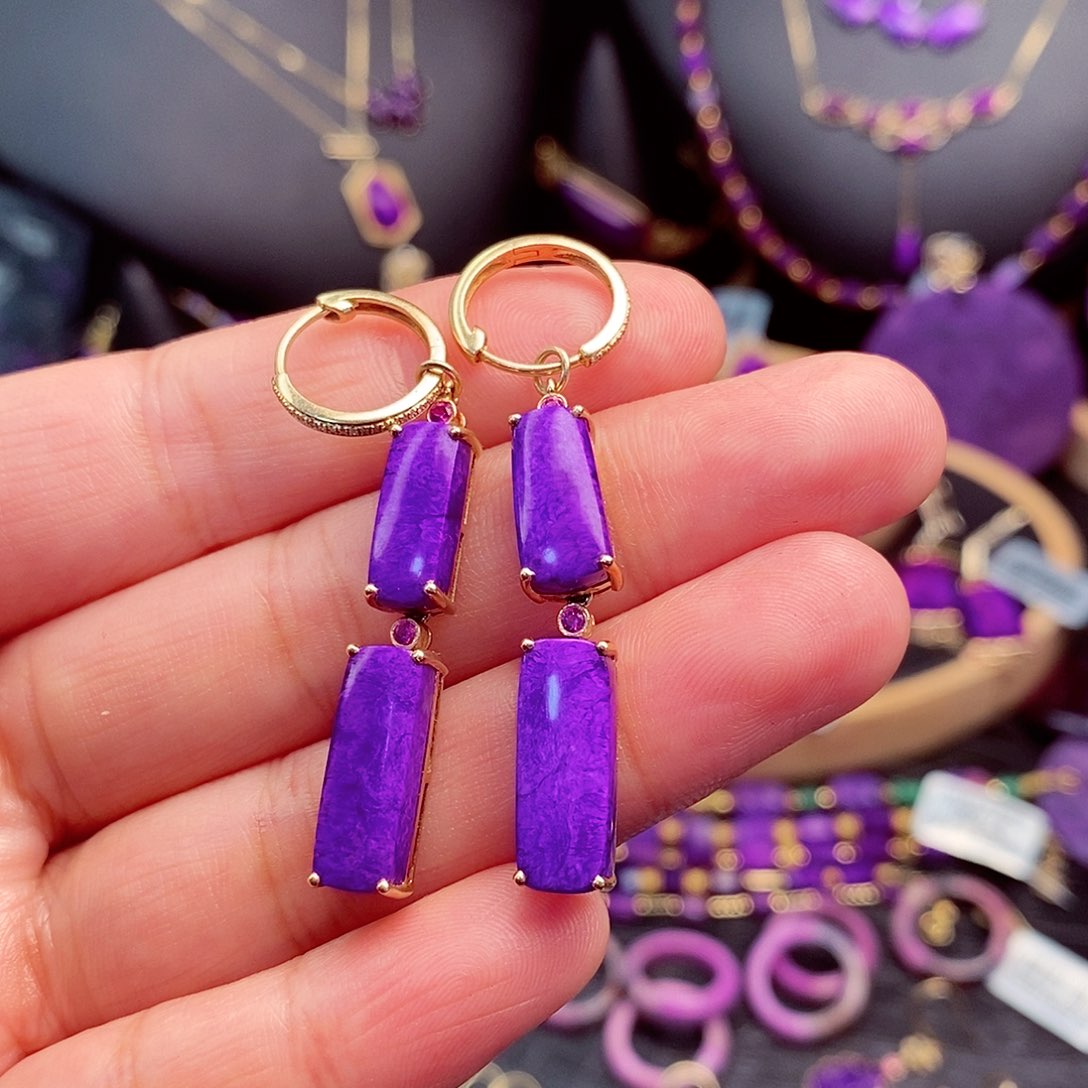 苏纪石（舒俱来）耳饰18K金镶嵌杀*