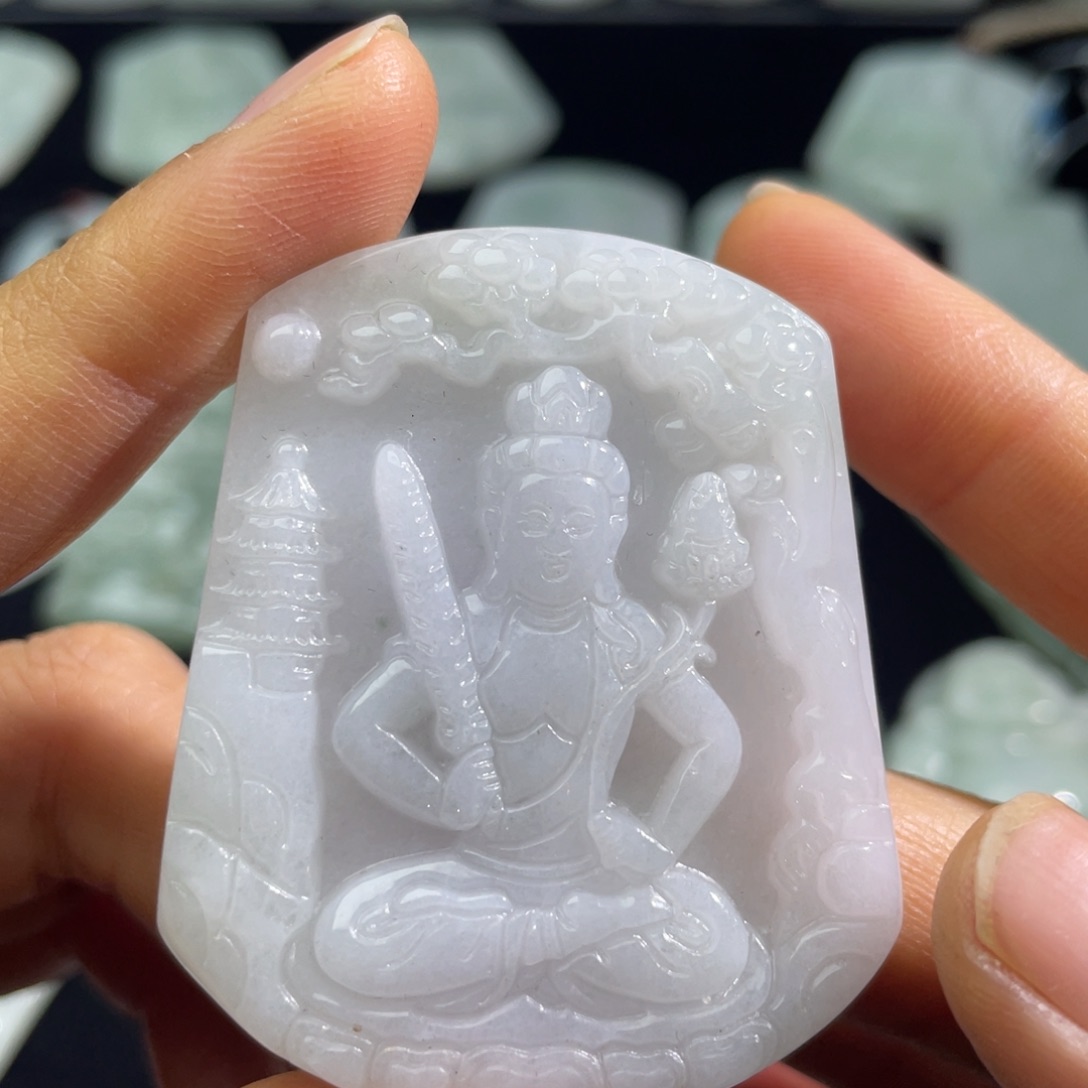 翡翠未镶嵌颈饰守护神