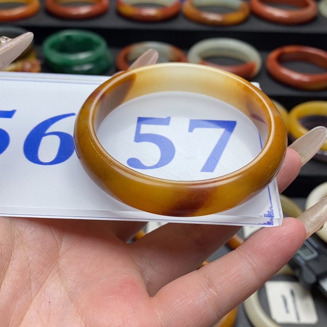 石英质玉（黄龙玉）手镯未镶嵌