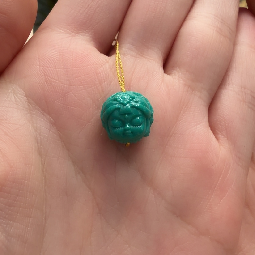 绿松石未镶嵌颈饰