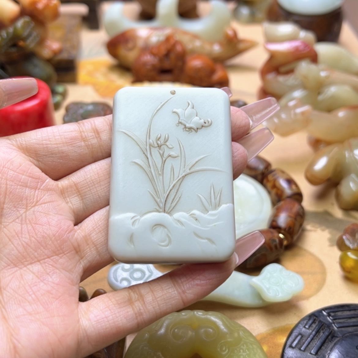 【闪购商品】蛇纹石玉颈饰未镶嵌